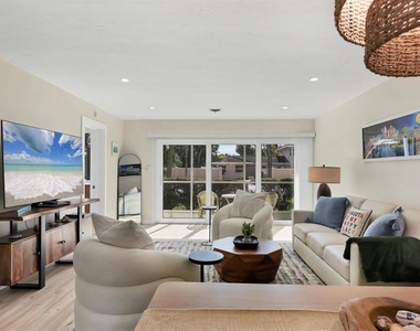 500 S Washington Drive - Photo Thumbnail 3