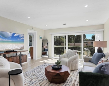 500 S Washington Drive - Photo Thumbnail 5