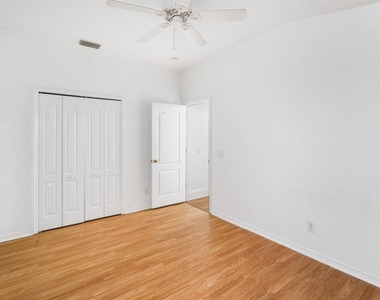 295 Fareham Drive - Photo Thumbnail 31
