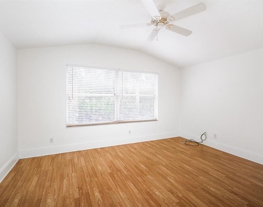 295 Fareham Drive - Photo Thumbnail 20