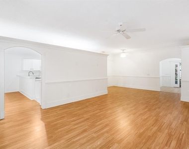 295 Fareham Drive - Photo Thumbnail 17