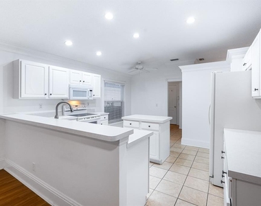 295 Fareham Drive - Photo Thumbnail 10