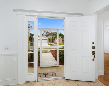 295 Fareham Drive - Photo Thumbnail 5