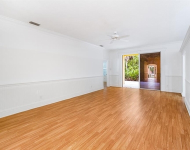295 Fareham Drive - Photo Thumbnail 7