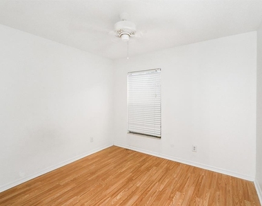 295 Fareham Drive - Photo Thumbnail 29
