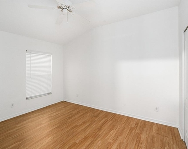 295 Fareham Drive - Photo Thumbnail 30