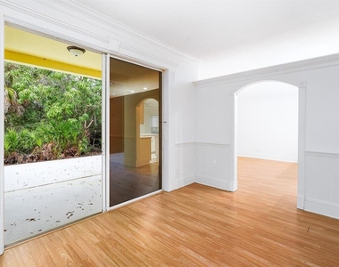 295 Fareham Drive - Photo Thumbnail 8