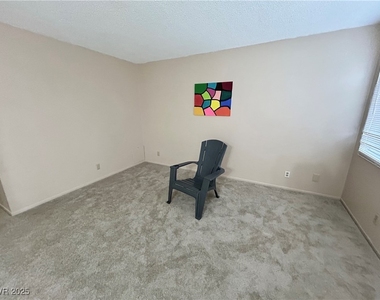 204 Orland Street - Photo Thumbnail 4