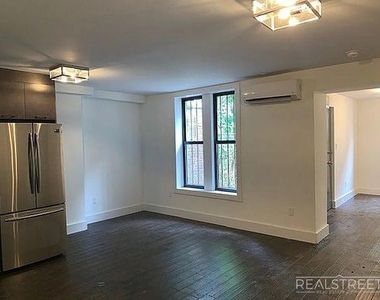807 Quincy Street - Photo Thumbnail 2