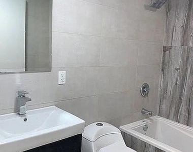 807 Quincy Street - Photo Thumbnail 7