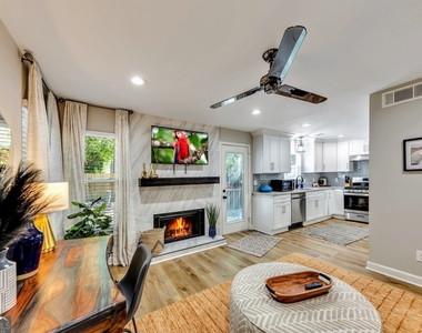 1018 Falling Valley Court Se - Photo Thumbnail 8