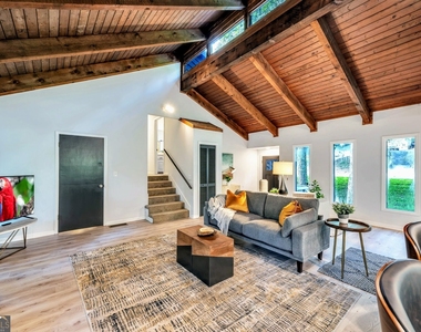 3870 Northpoint Drive - Photo Thumbnail 3