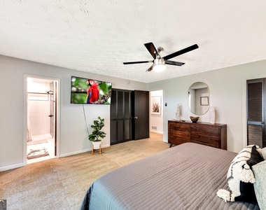 3870 Northpoint Drive - Photo Thumbnail 24