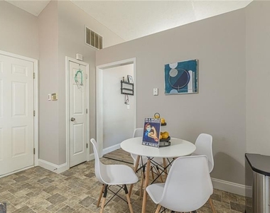 3195 Jorden Crest Court - Photo Thumbnail 16