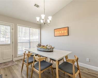 3195 Jorden Crest Court - Photo Thumbnail 11