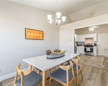 3195 Jorden Crest Court - Photo Thumbnail 12