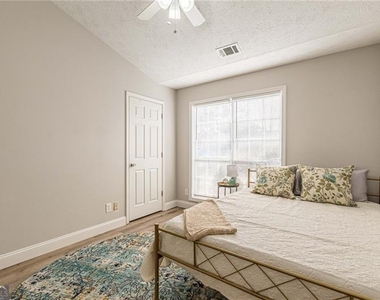 3195 Jorden Crest Court - Photo Thumbnail 27