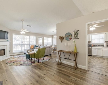 3195 Jorden Crest Court - Photo Thumbnail 8