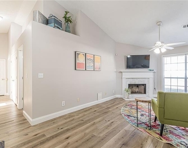 3195 Jorden Crest Court - Photo Thumbnail 7