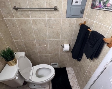 17131 Nw 32 Court - Photo Thumbnail 3