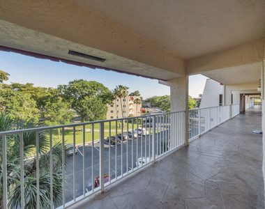 1035 Country Club Drive - Photo Thumbnail 34
