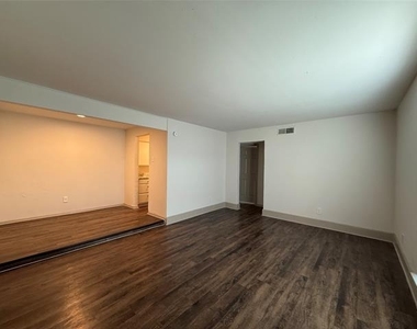3627 Almazan Drive - Photo Thumbnail 2