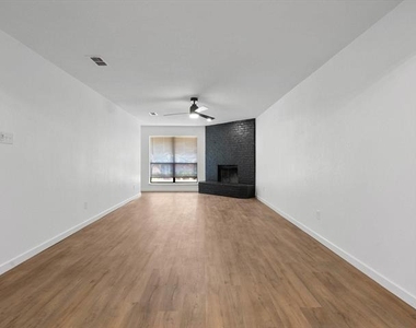 1117 S Rusk Street - Photo Thumbnail 9