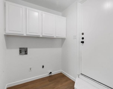 1117 S Rusk Street - Photo Thumbnail 2