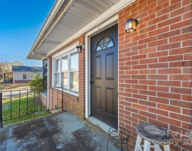 807 N Morris Street - Photo Thumbnail 19