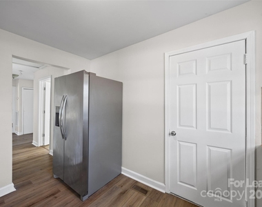 807 N Morris Street - Photo Thumbnail 8
