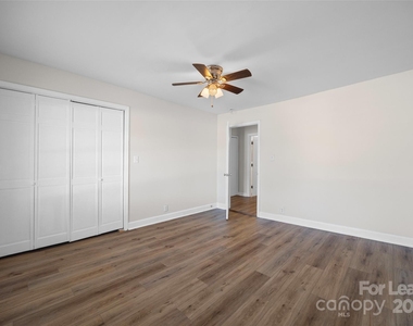 807 N Morris Street - Photo Thumbnail 13