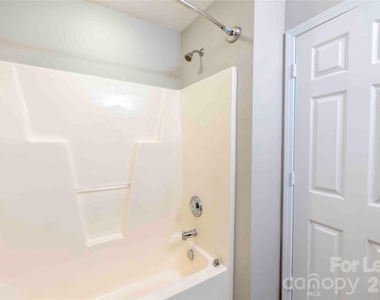 3953 Picasso Court - Photo Thumbnail 15