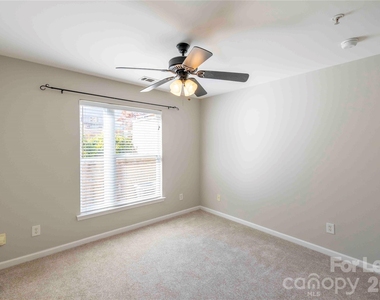 3953 Picasso Court - Photo Thumbnail 12
