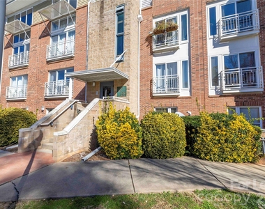 3953 Picasso Court - Photo Thumbnail 1