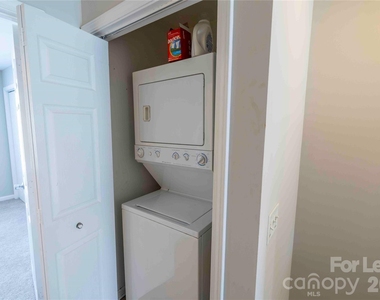 3953 Picasso Court - Photo Thumbnail 11