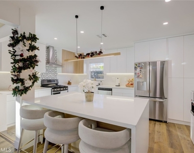 8161 Encino Avenue - Photo Thumbnail 34