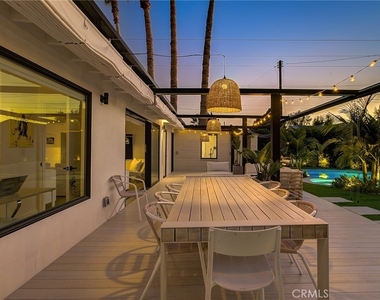 8161 Encino Avenue - Photo Thumbnail 9