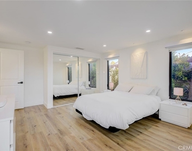 8161 Encino Avenue - Photo Thumbnail 42