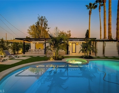 8161 Encino Avenue - Photo Thumbnail 11