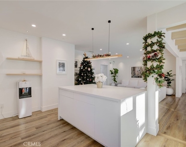 8161 Encino Avenue - Photo Thumbnail 36