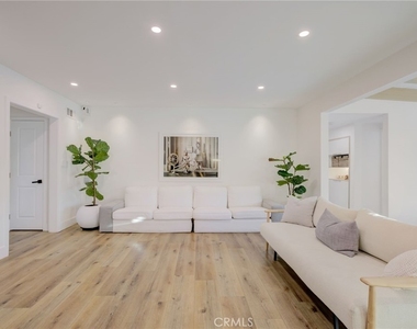 8161 Encino Avenue - Photo Thumbnail 28