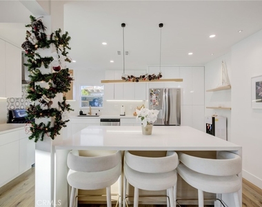 8161 Encino Avenue - Photo Thumbnail 33