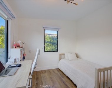 8161 Encino Avenue - Photo Thumbnail 50