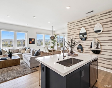 896 Sunrise Road - Photo Thumbnail 13