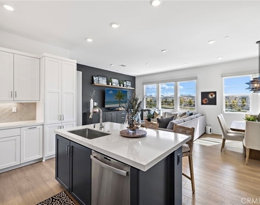 896 Sunrise Road - Photo Thumbnail 14