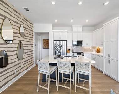 896 Sunrise Road - Photo Thumbnail 15