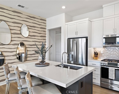 896 Sunrise Road - Photo Thumbnail 12
