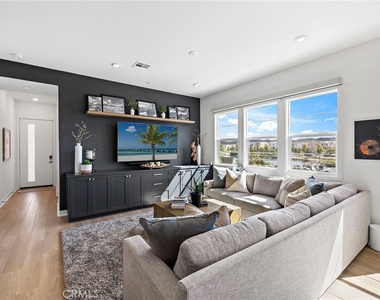 896 Sunrise Road - Photo Thumbnail 9