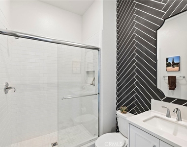 896 Sunrise Road - Photo Thumbnail 7
