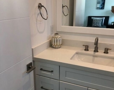 3946 S. Budlong Avenue - Photo Thumbnail 15